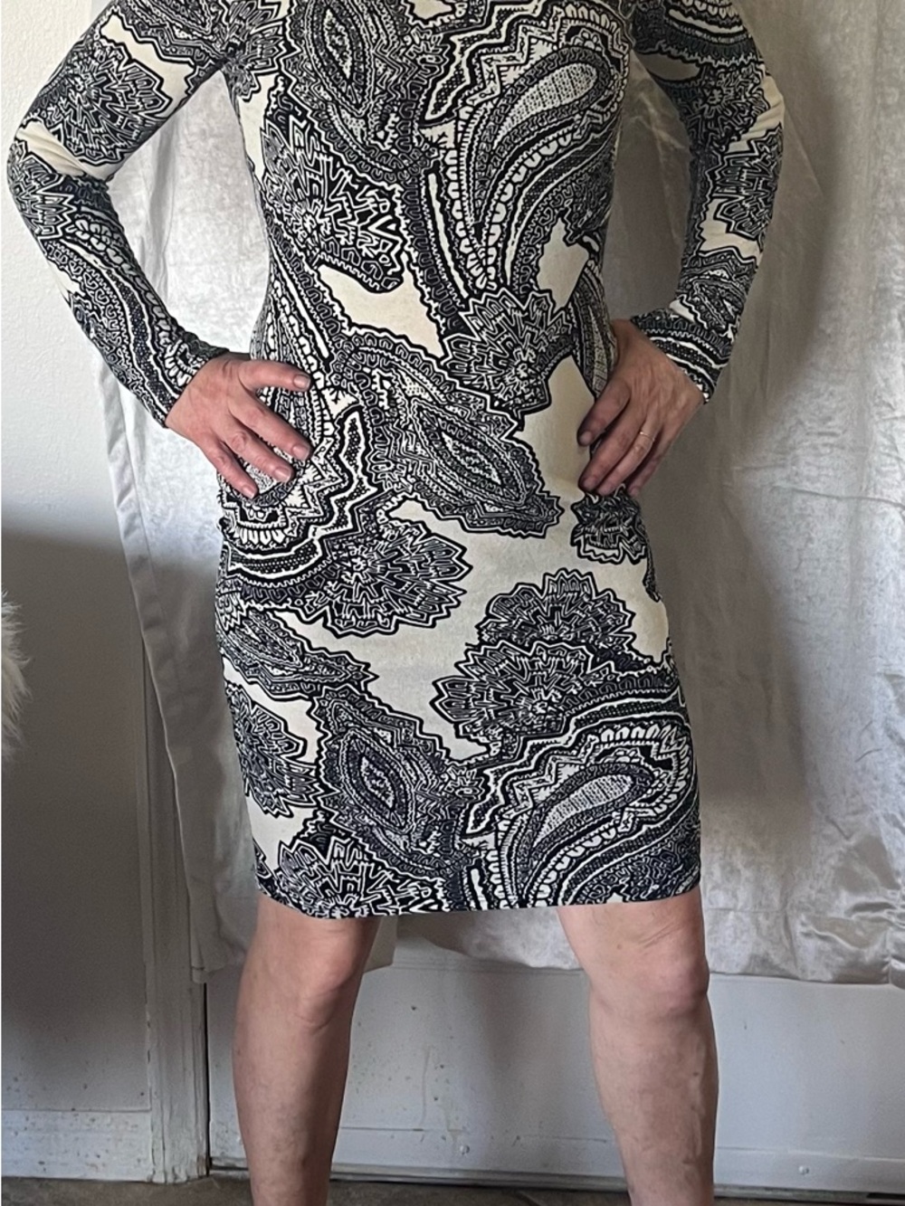 Love Culture Black & White Paisley Long-Sleeve Bodycon Dress